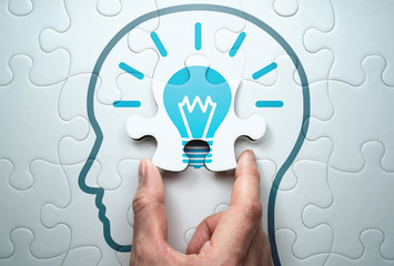 你觉得在高中附近开店做什么买卖比较赚钱？