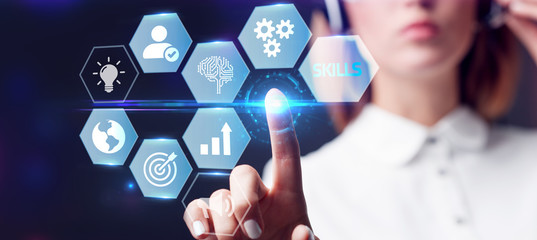 中国的飞天航天服是自行研制的么-