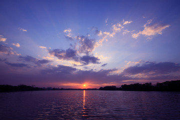 初中生转学籍需要什么手续和条件